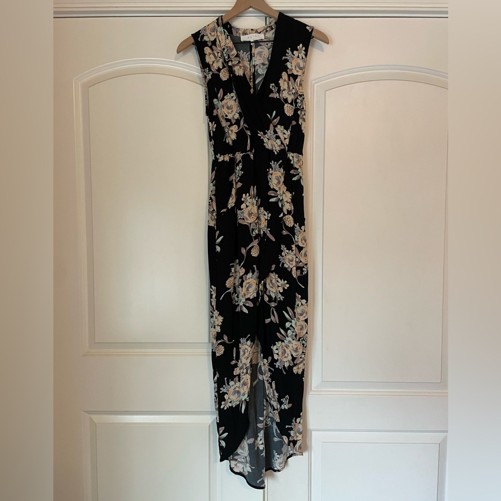ASTR dress, size small. Beautiful floral coloring, black dress.